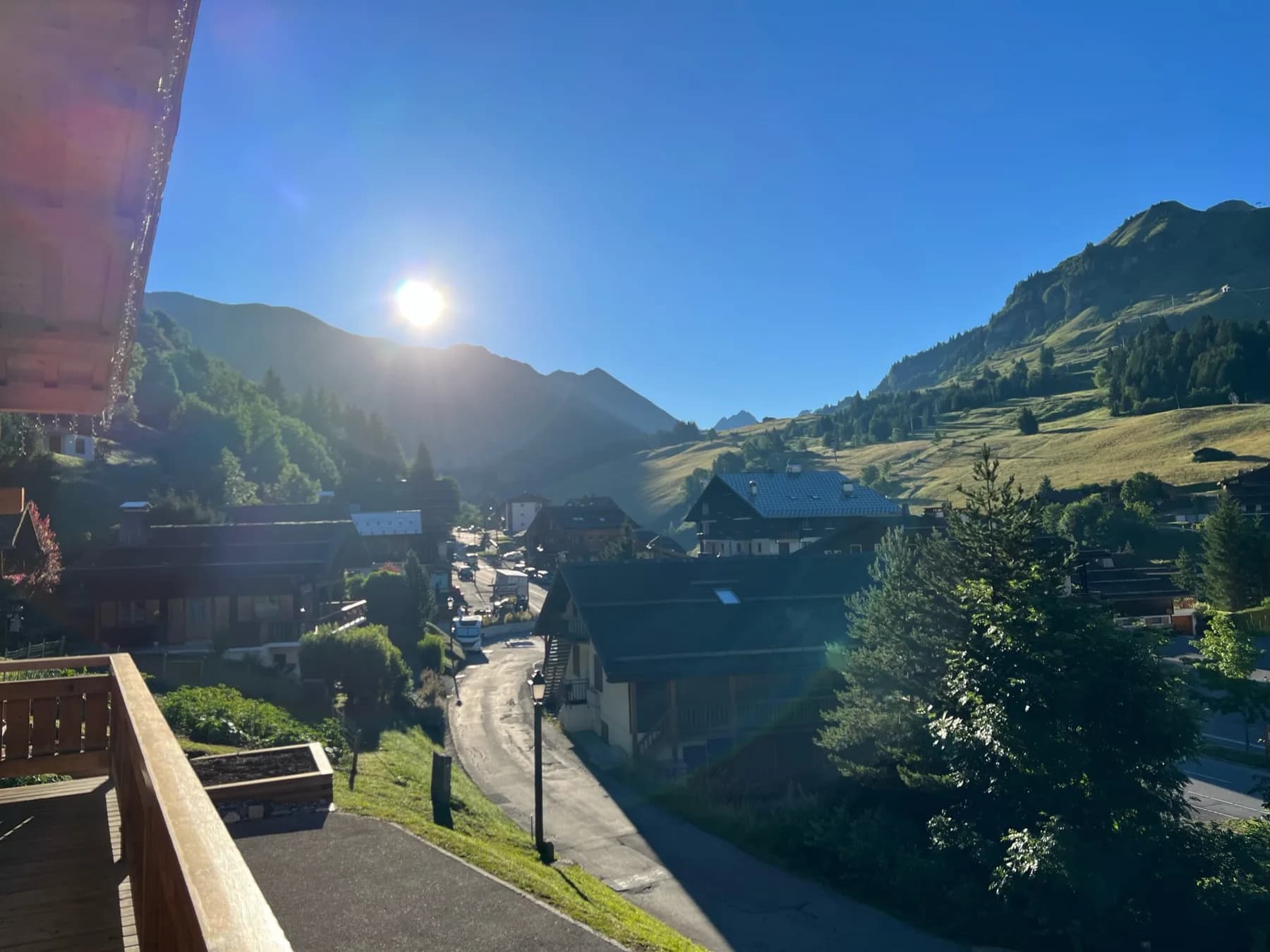 Vue sur les montagnes depuis le chalet